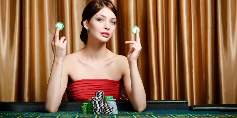 Dàn dealer xinh đẹp được đào tạo bài bản về luật chơi và kỹ năng